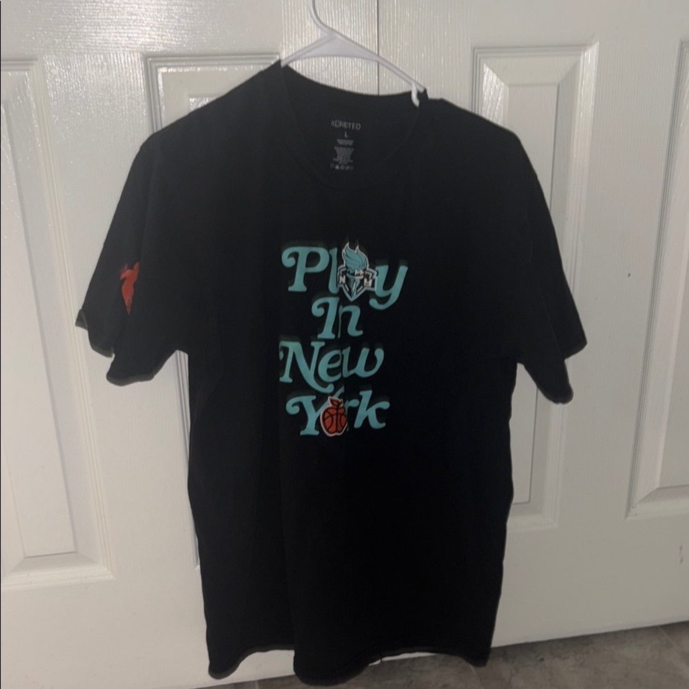 Black Short Sleeve NY Liberty Tee with New York Graphic